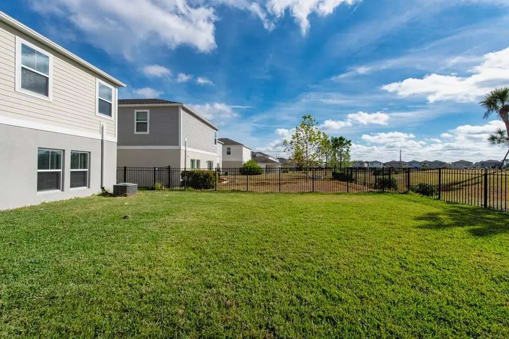 14617 Brumby Ridge Avenue Lithia FL 33547