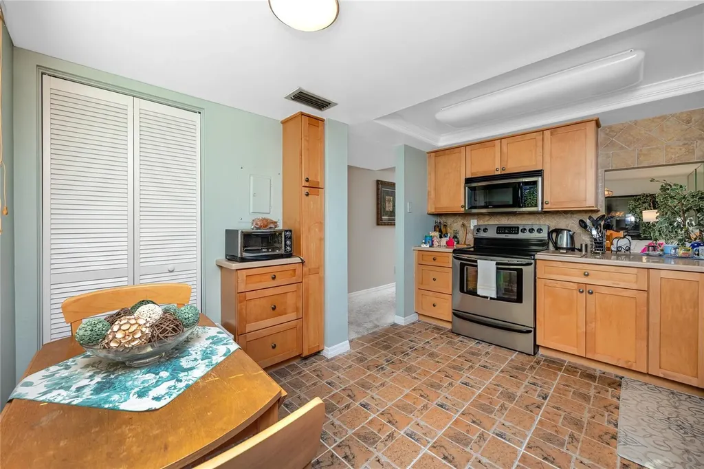 2737 Enterprise Road E Clearwater FL 33759