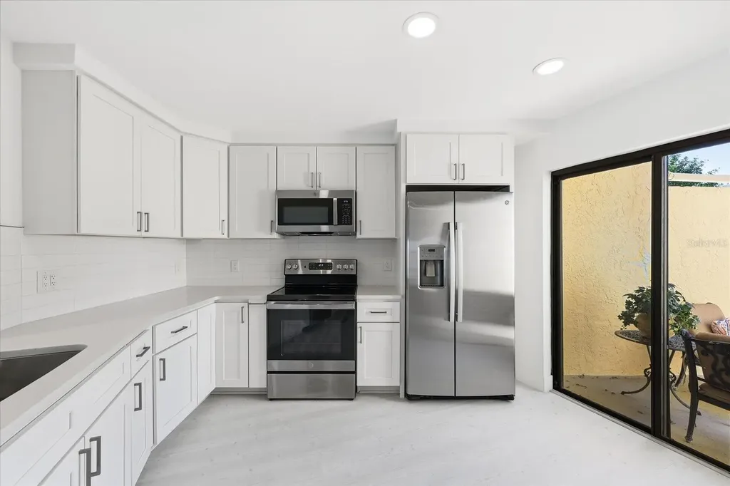 7520 Sunshine Skyway Lane S St Petersburg FL 33711
