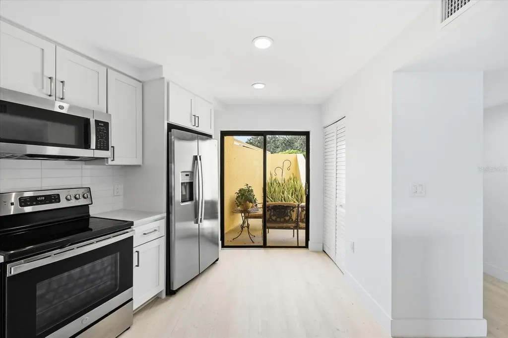 7520 Sunshine Skyway Lane S St Petersburg FL 33711