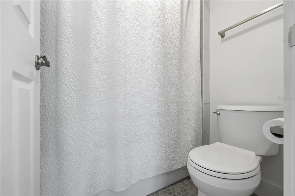 7520 Sunshine Skyway Lane S St Petersburg FL 33711