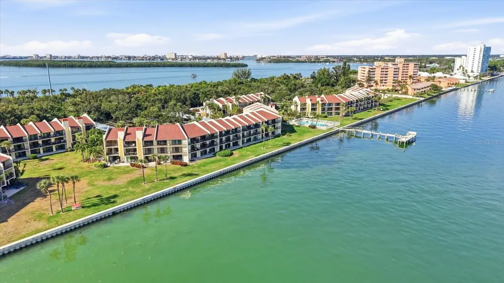7520 Sunshine Skyway Lane S St Petersburg FL 33711