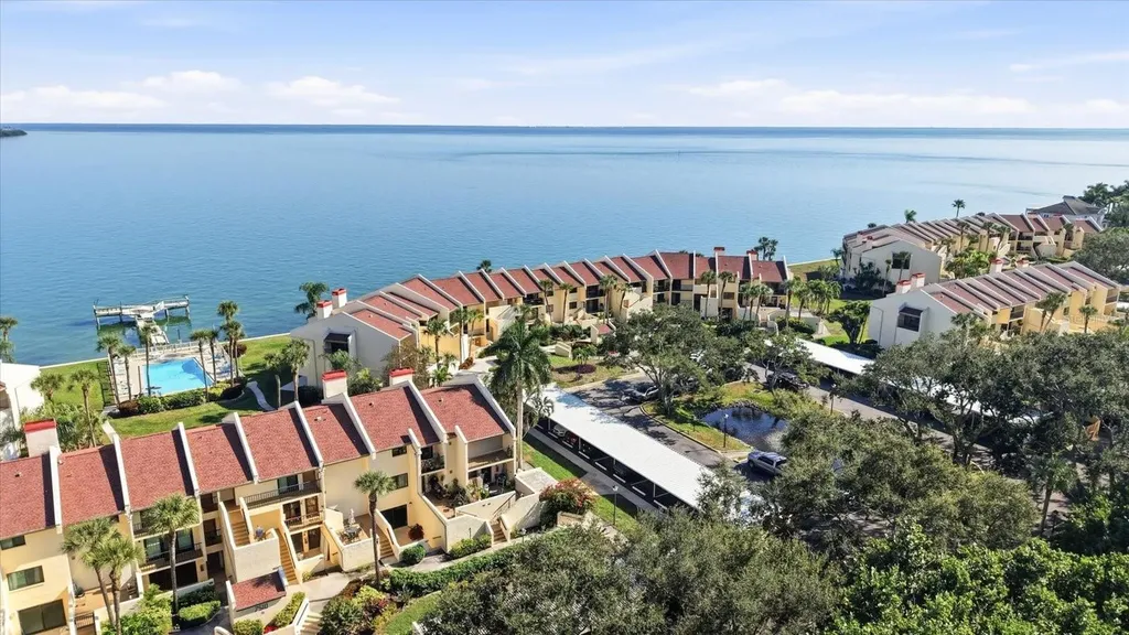 7520 Sunshine Skyway Lane S St Petersburg FL 33711