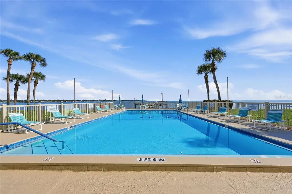 7520 Sunshine Skyway Lane S St Petersburg FL 33711