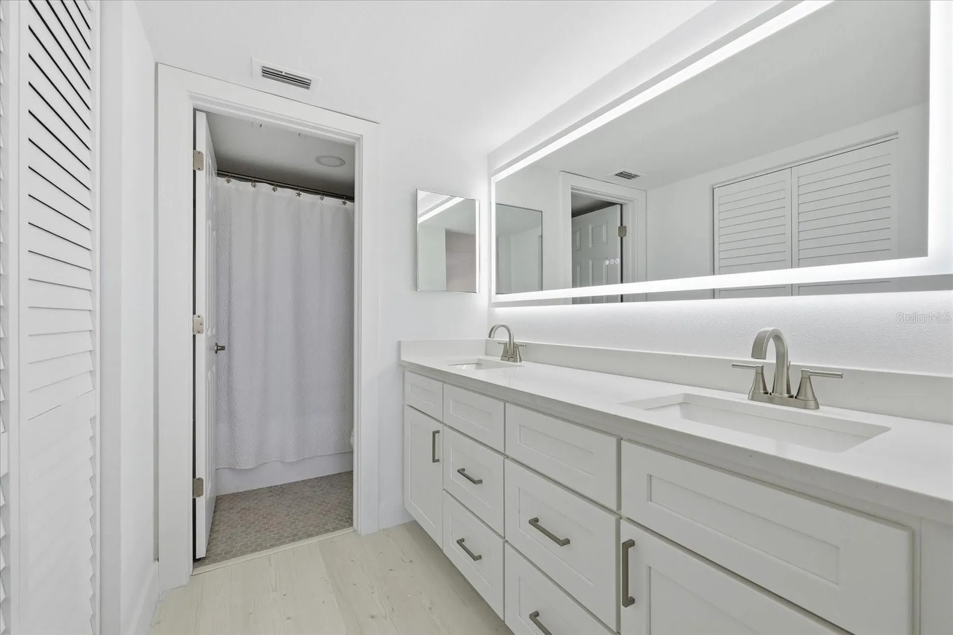 7520 Sunshine Skyway Lane S St Petersburg FL 33711