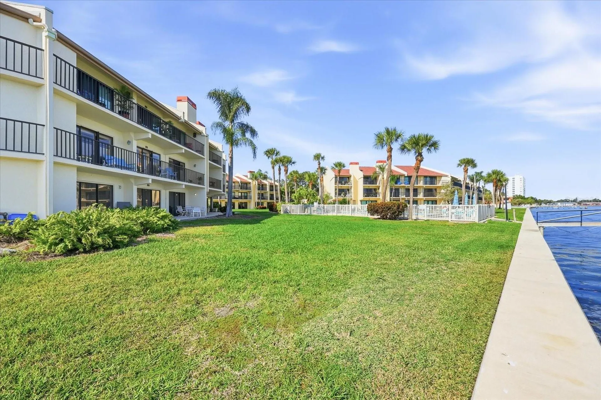 7520 Sunshine Skyway Lane S St Petersburg FL 33711