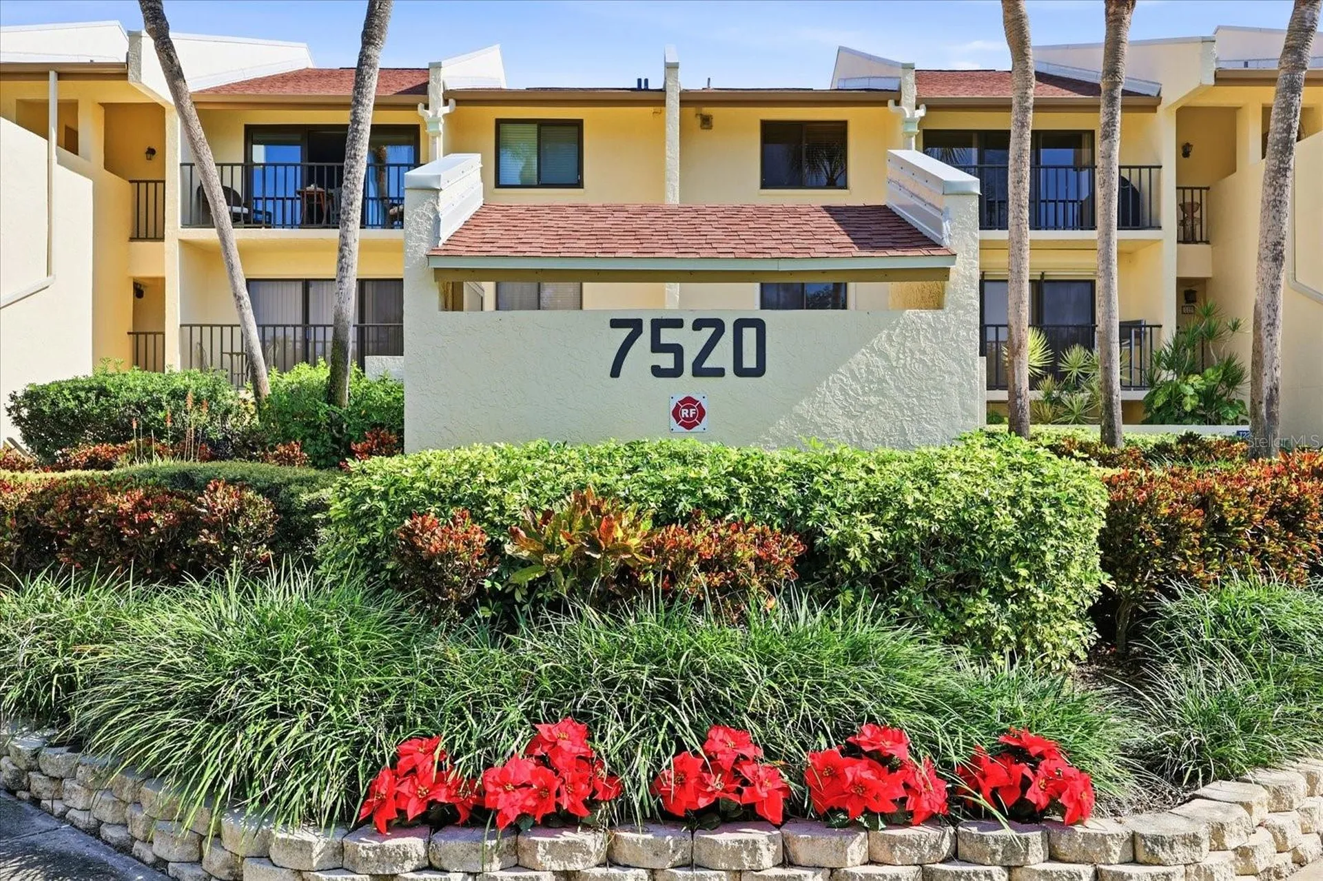 7520 Sunshine Skyway Lane S St Petersburg FL 33711