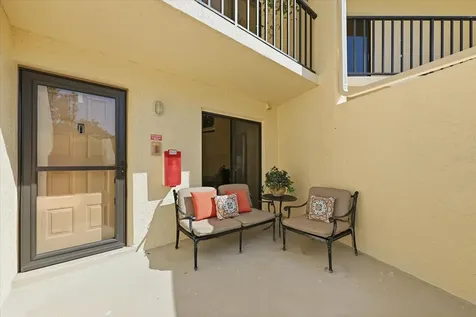 7520 Sunshine Skyway Lane S St Petersburg FL 33711