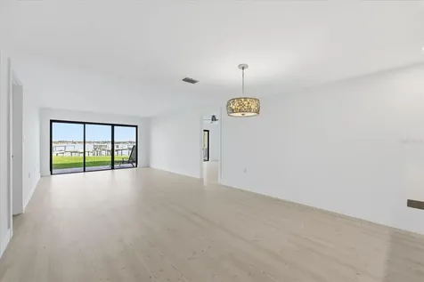 7520 Sunshine Skyway Lane S St Petersburg FL 33711