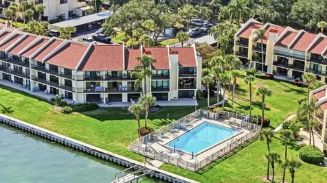7520 Sunshine Skyway Lane S St Petersburg FL 33711