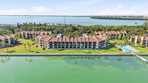 7520 Sunshine Skyway Lane S St Petersburg FL 33711