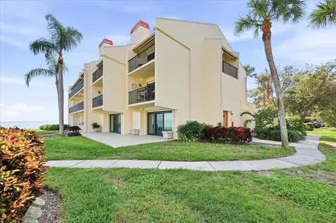 7520 Sunshine Skyway Lane S St Petersburg FL 33711
