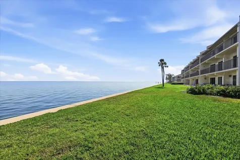 7520 Sunshine Skyway Lane S St Petersburg FL 33711