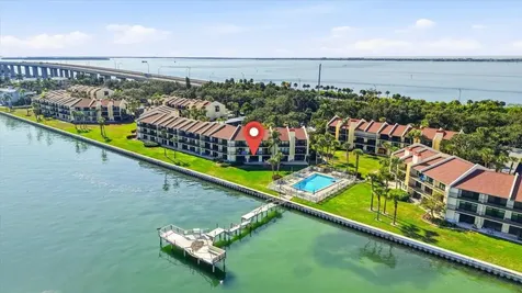 7520 Sunshine Skyway Lane S St Petersburg FL 33711