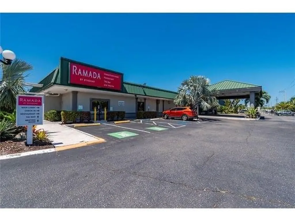 7150 N Tamiami Trail Sarasota FL 34243
