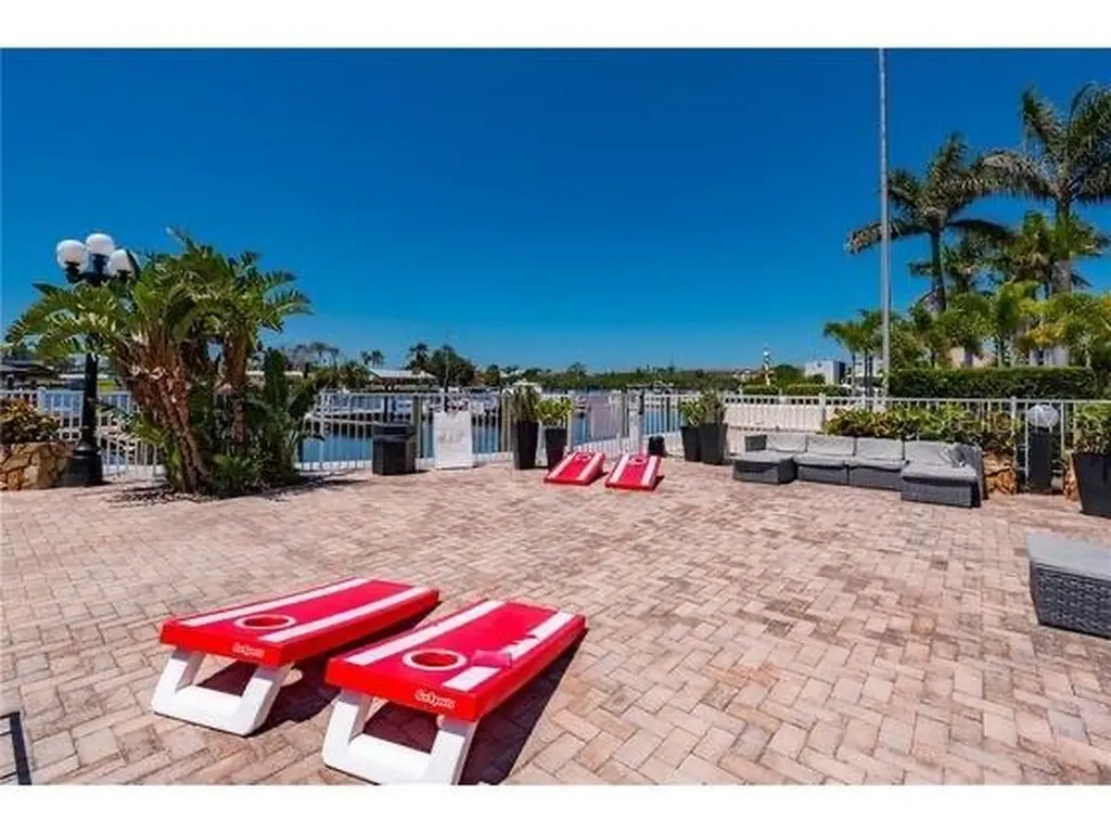 7150 N Tamiami Trail Sarasota FL 34243