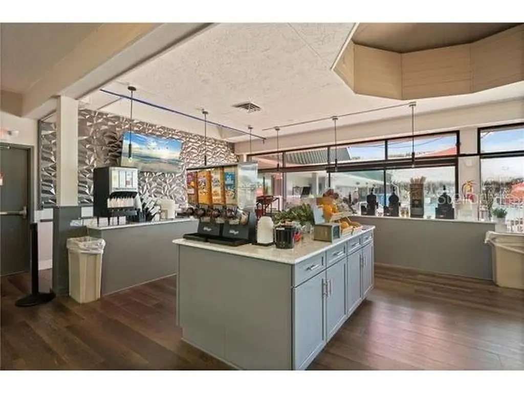 7150 N Tamiami Trail Sarasota FL 34243