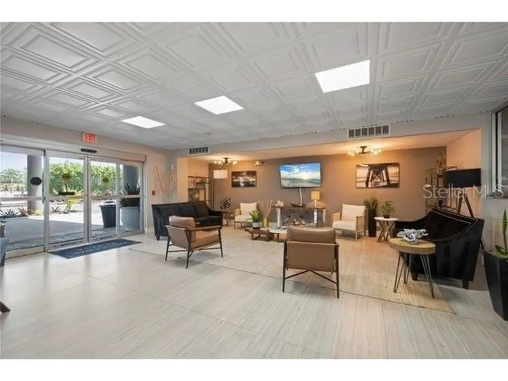 7150 N Tamiami Trail Sarasota FL 34243