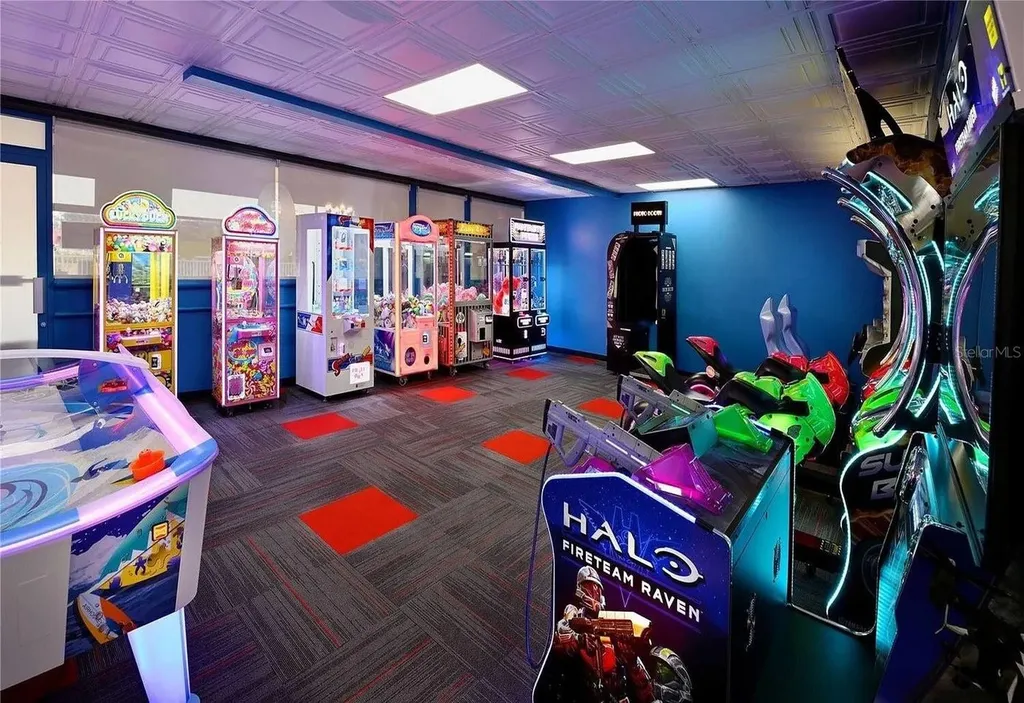 7150 N Tamiami Trail Sarasota FL 34243