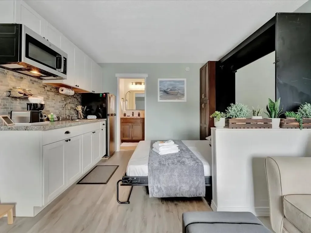 7150 N Tamiami Trail Sarasota FL 34243