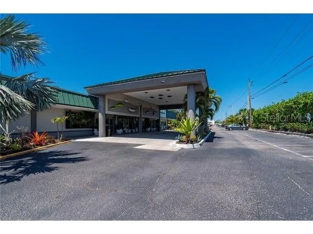 7150 N Tamiami Trail Sarasota FL 34243