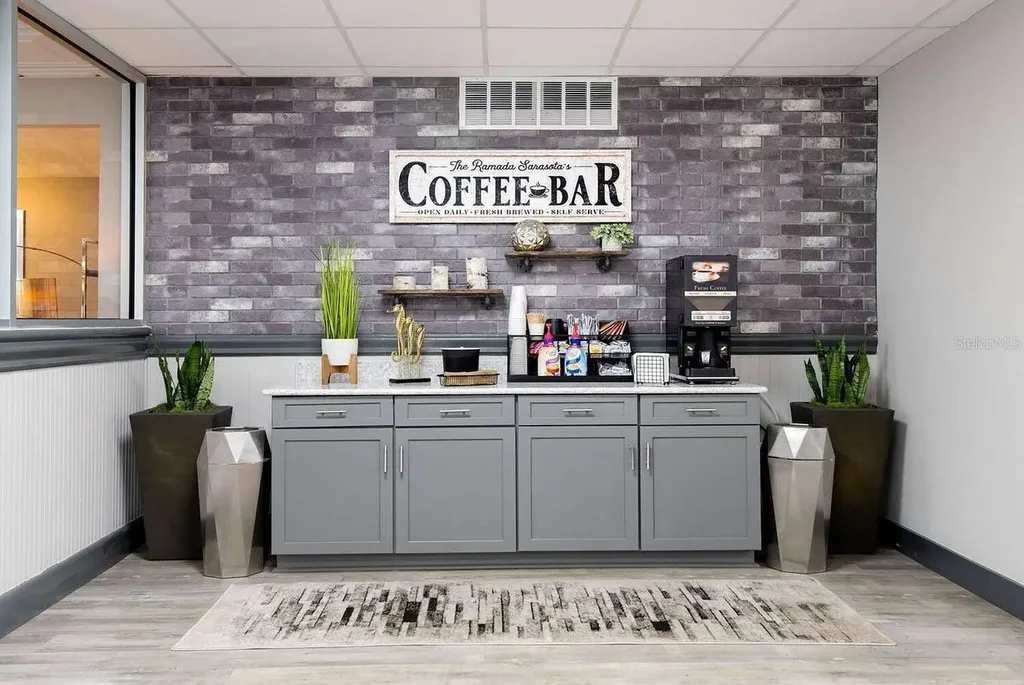 7150 N Tamiami Trail Sarasota FL 34243