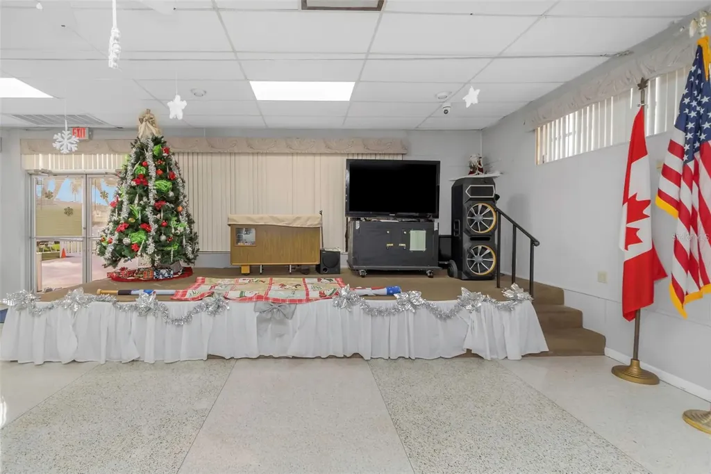 5246 81st Street N St Petersburg FL 33709