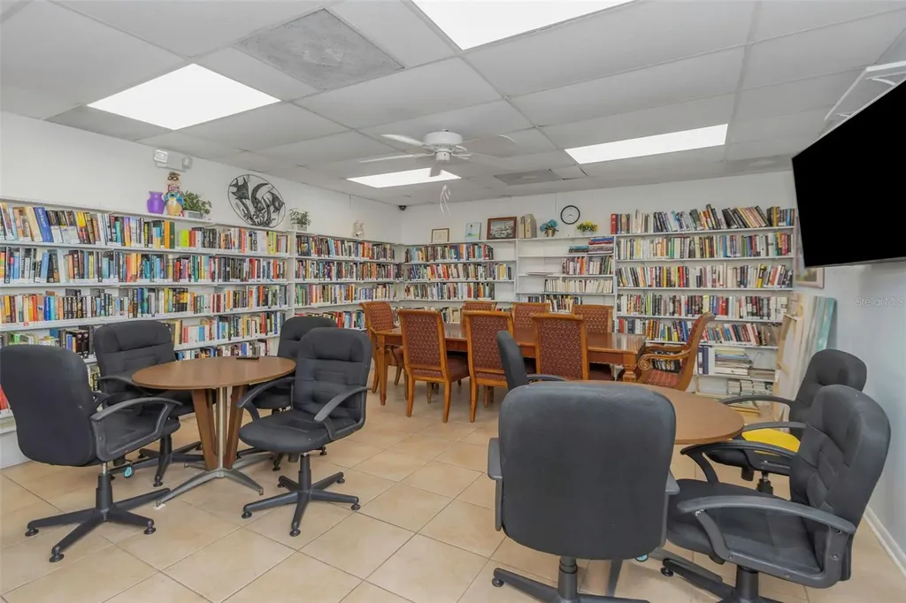 5246 81st Street N St Petersburg FL 33709