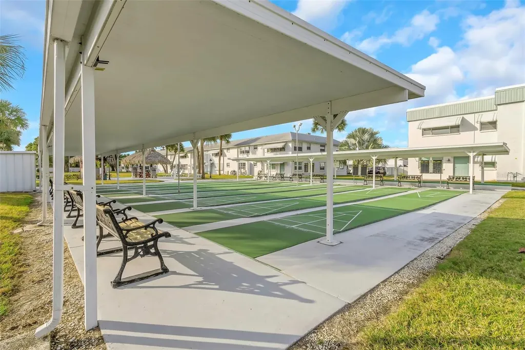 5246 81st Street N St Petersburg FL 33709
