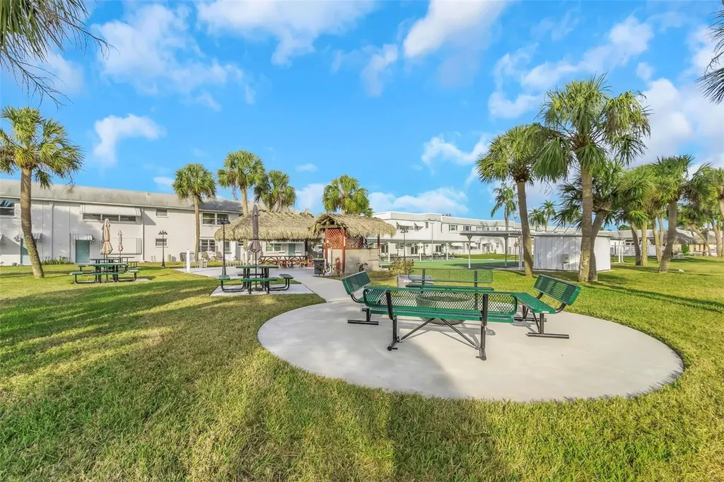 5246 81st Street N St Petersburg FL 33709