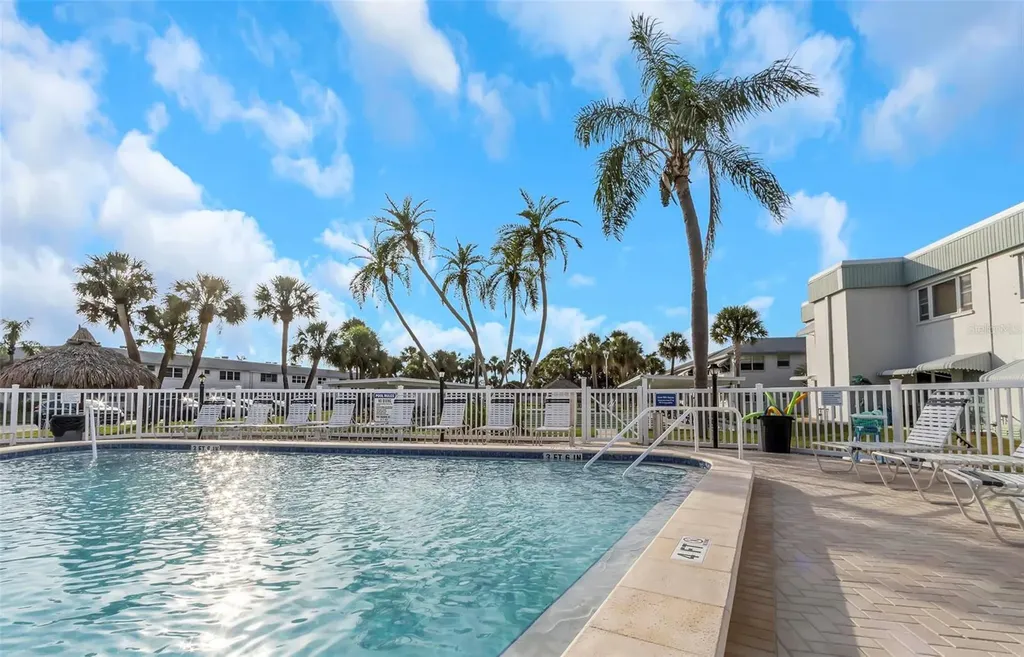5246 81st Street N St Petersburg FL 33709