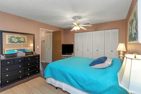 5246 81st Street N St Petersburg FL 33709