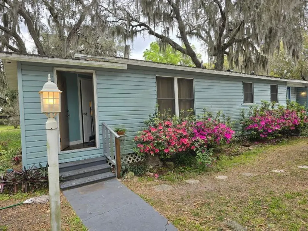 1611 Indian Trail Leesburg FL 34748