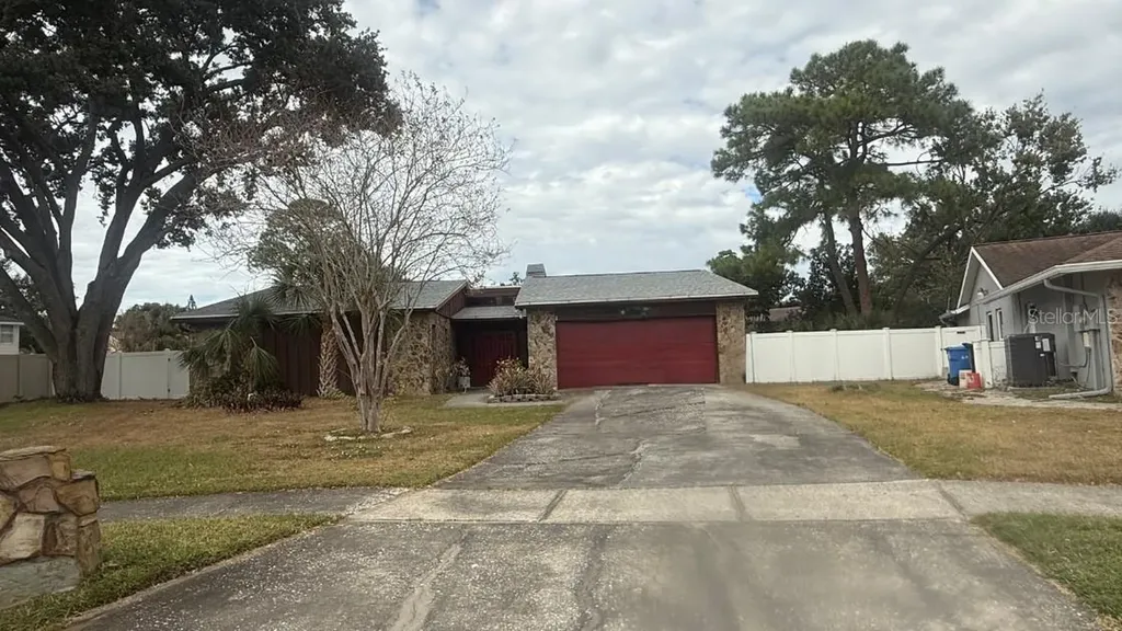 3303 El Monte Court Tampa FL 33614
