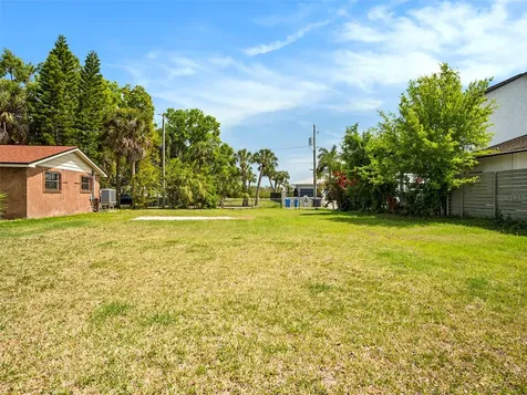 7406 Bay Drive Tampa FL 33635