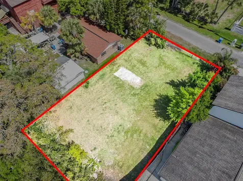 7406 Bay Drive Tampa FL 33635