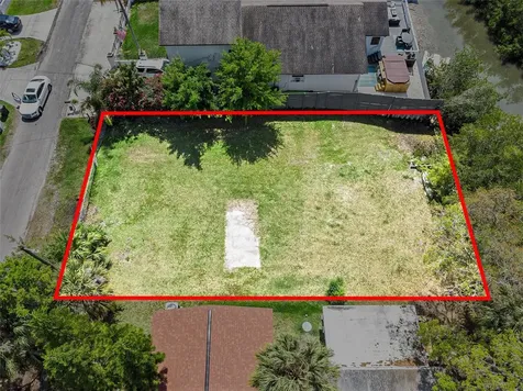 7406 Bay Drive Tampa FL 33635