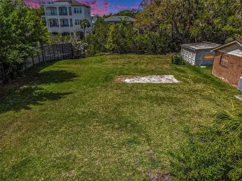 7406 Bay Drive Tampa FL 33635