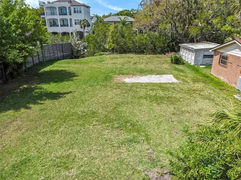 7406 Bay Drive Tampa FL 33635