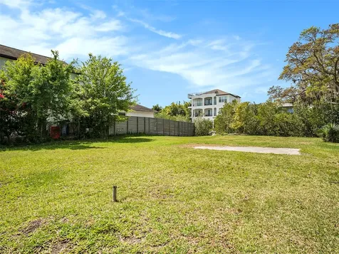 7406 Bay Drive Tampa FL 33635