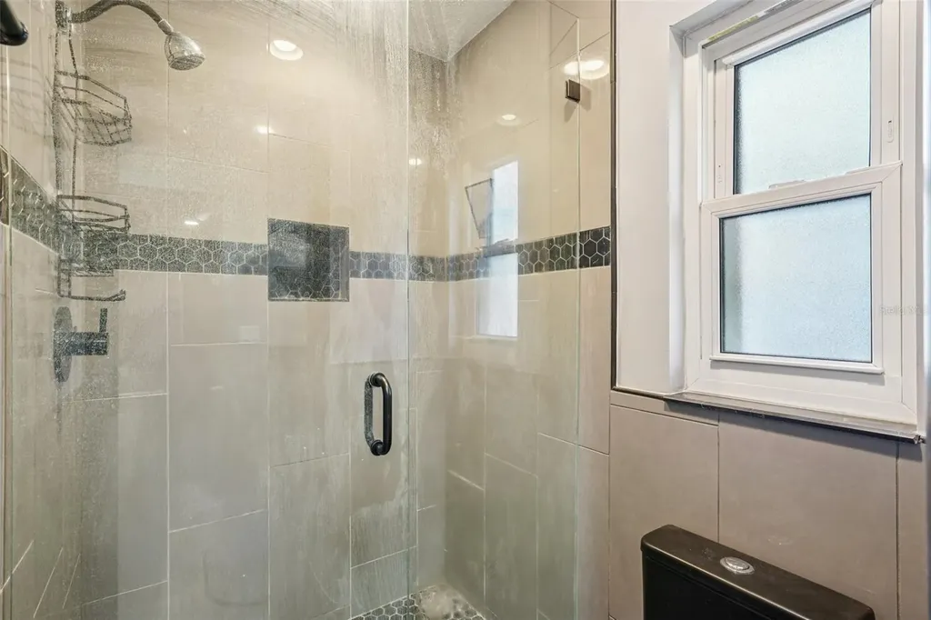2015 Ronald Circle Seffner FL 33584