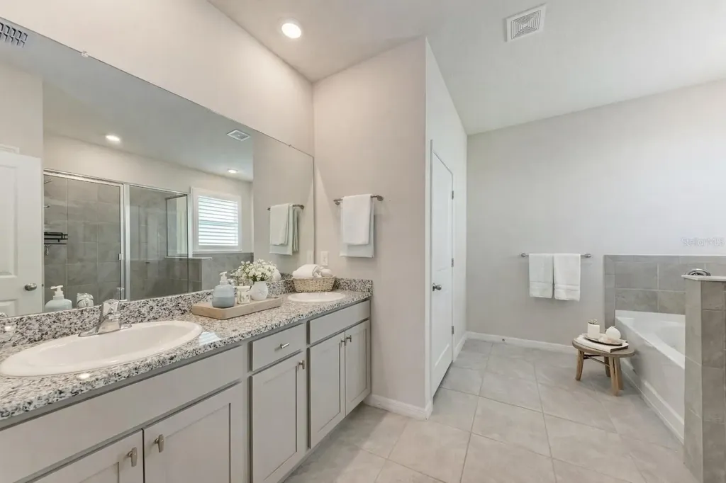 3677 Turning Tides Terrace Bradenton FL 34208