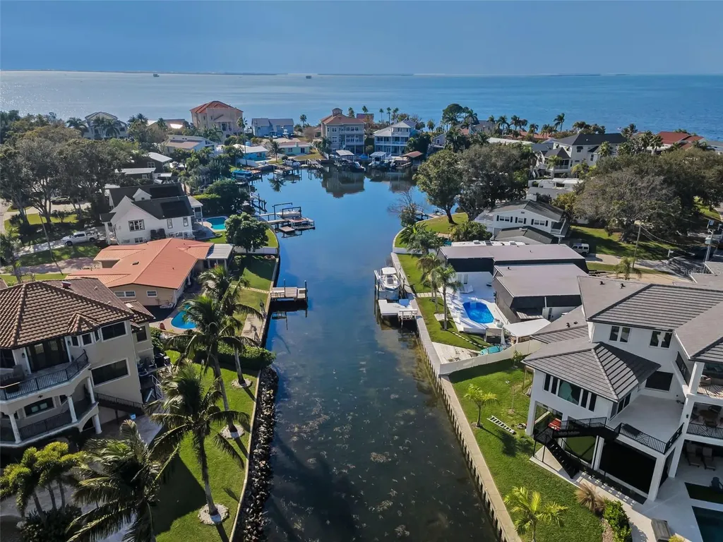 110 Carlyle Circle Palm Harbor FL 34683