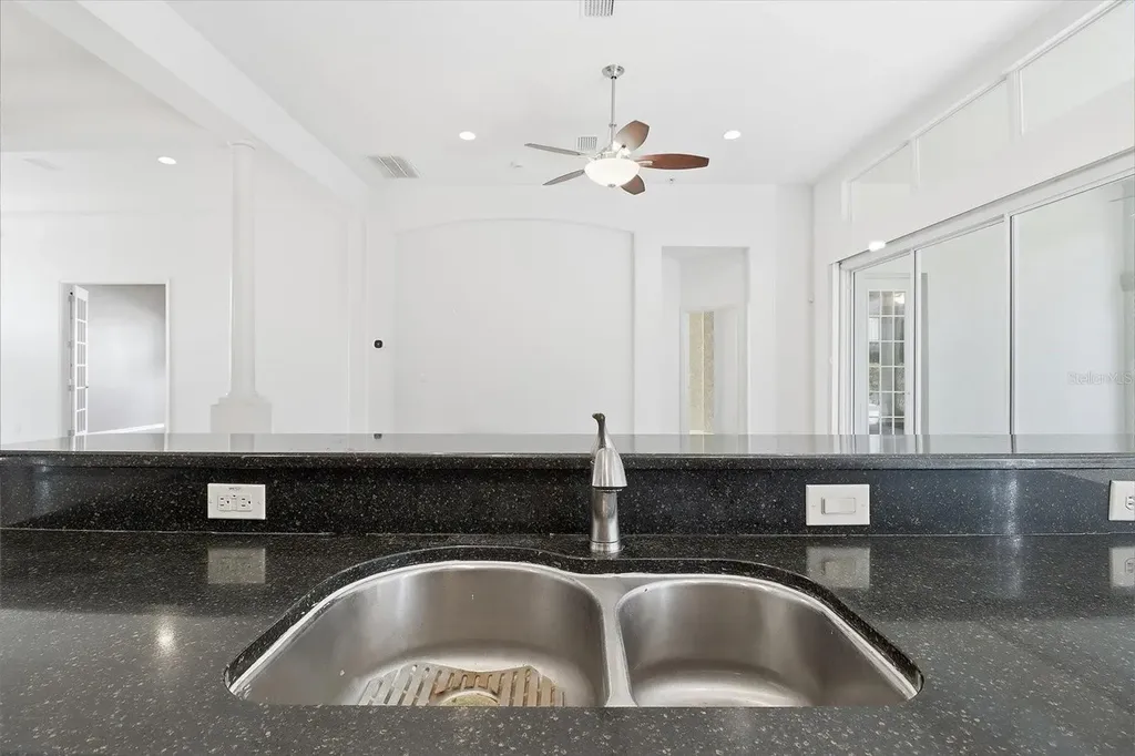 1683 N Shadowview Path Hernando FL 34442