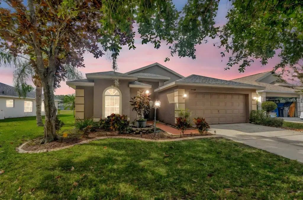 19519 Morden Blush Drive Lutz FL 33558