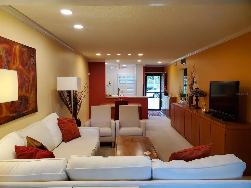 1403 Arrowhead Circle W Clearwater FL 33759