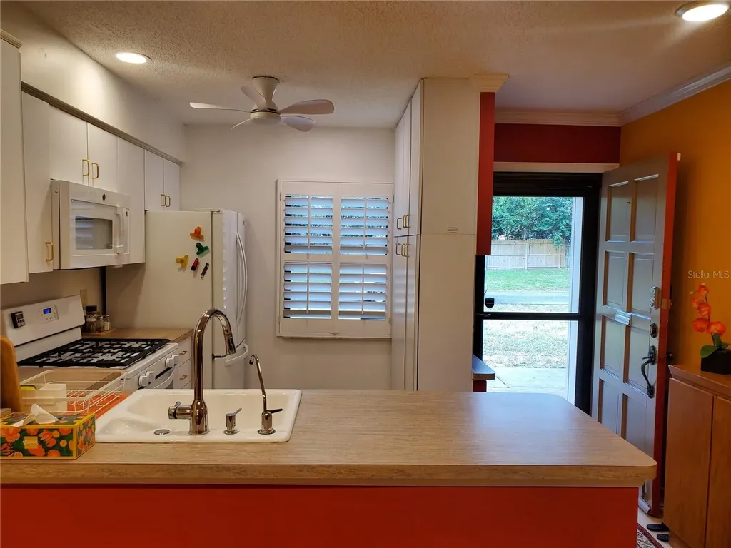 1403 Arrowhead Circle W Clearwater FL 33759