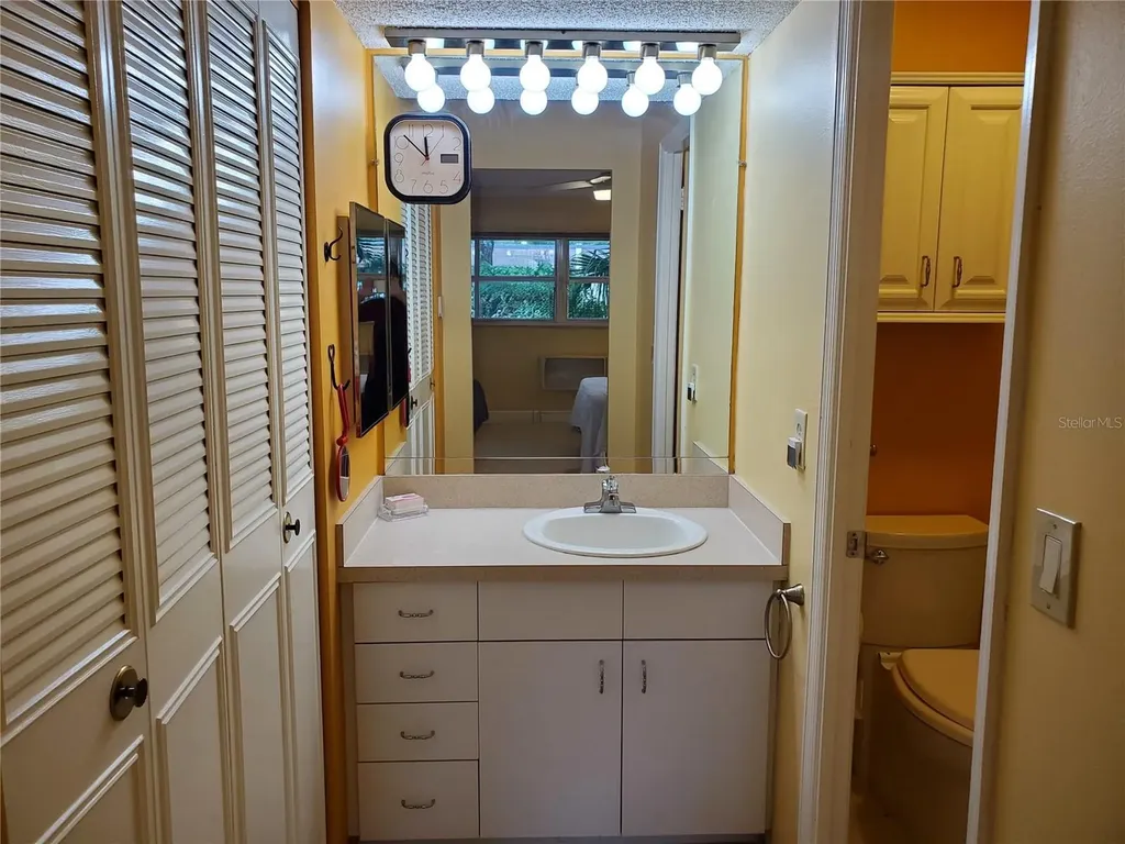 1403 Arrowhead Circle W Clearwater FL 33759