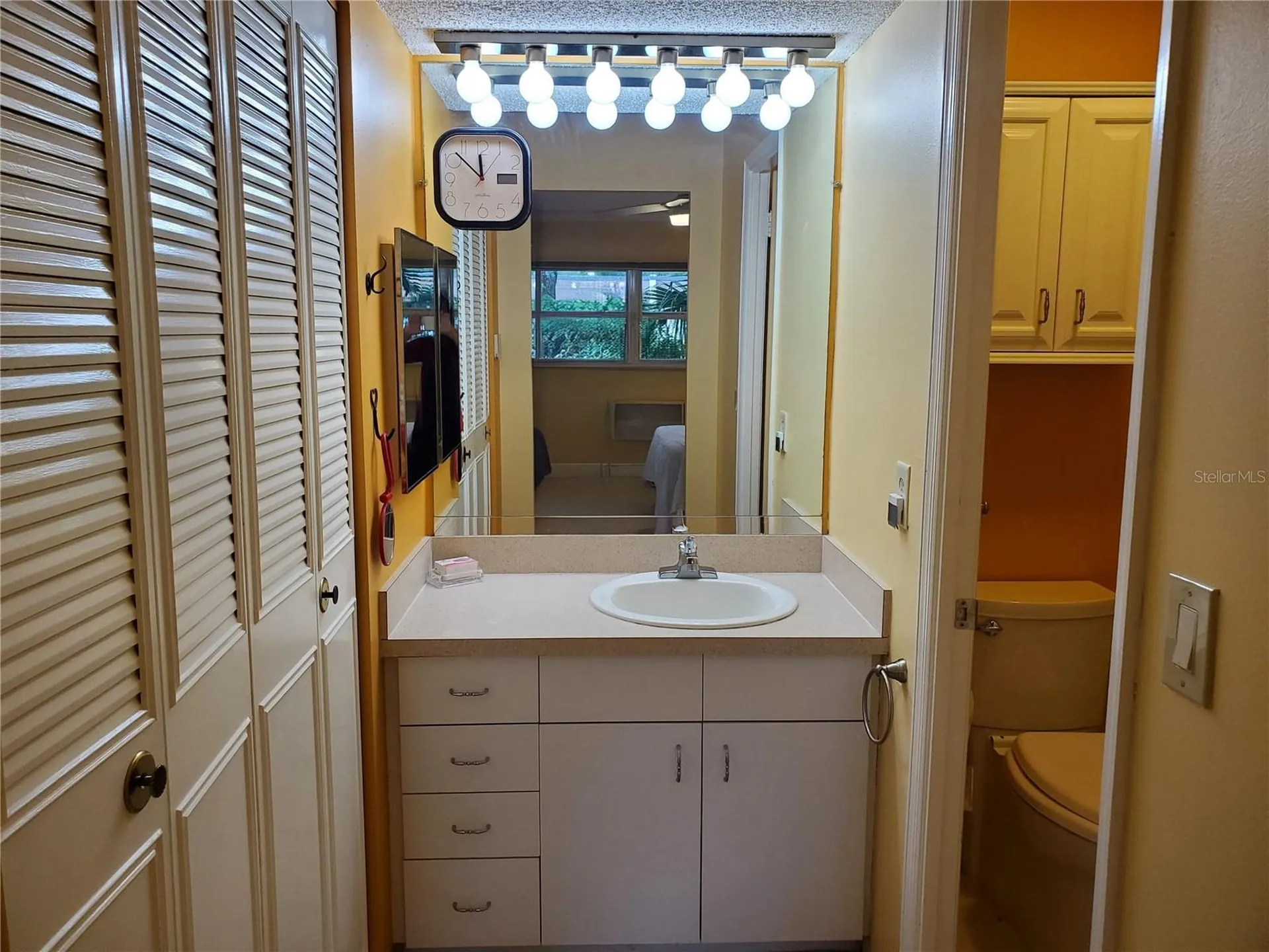 1403 Arrowhead Circle W Clearwater FL 33759