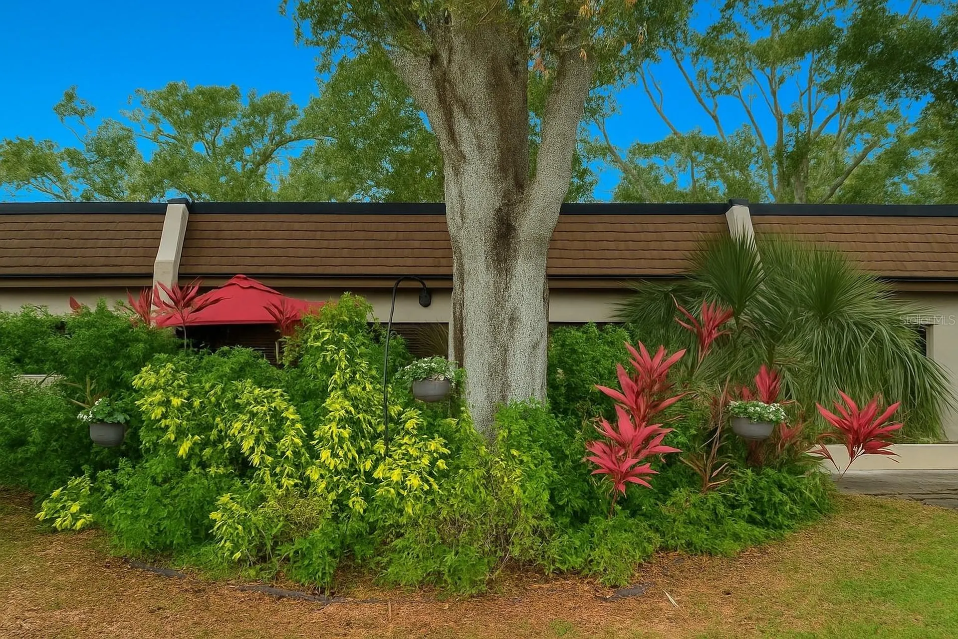 1403 Arrowhead Circle W Clearwater FL 33759